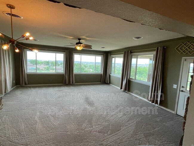 Building Photo - 7966 Elmwood Ln