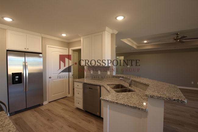 Building Photo - Beautiful 3 Bedroom 2 Bathroom Townhouse in South Tyler! 1/2 OFF FIRST FULL MONTHS RENT!