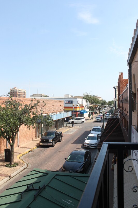 Foto del edificio - 1209 Iturbide St