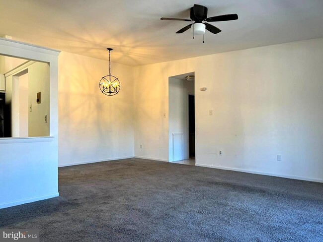 Building Photo - 60202 Delaire Landing Rd