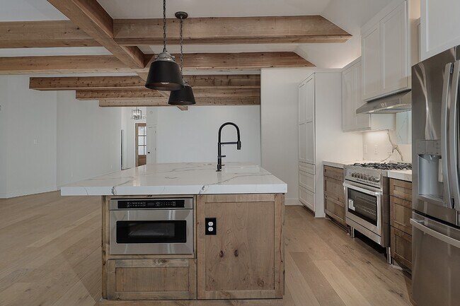 Foto del edificio - 310 Leafsage Ct