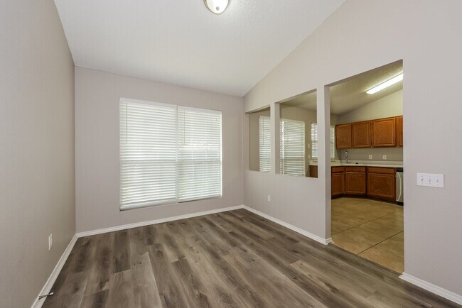 Building Photo - 2517 Country Creek Ln