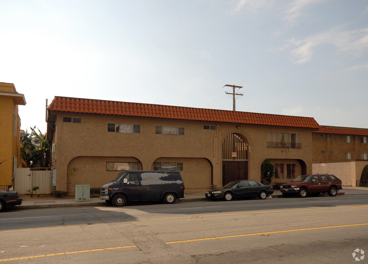 Building Photo - 1226 E. 7th Street Apartments