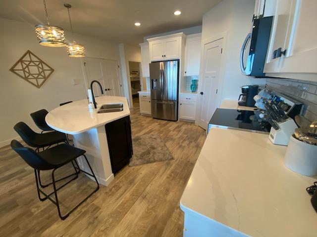 Building Photo - 570 Linden Dr, 309
