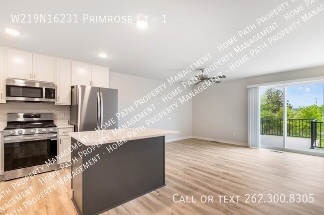 Foto del edificio - W219N16231 Primrose Ct