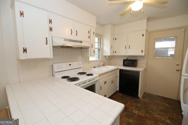 Foto del edificio - 121 Alton Dr