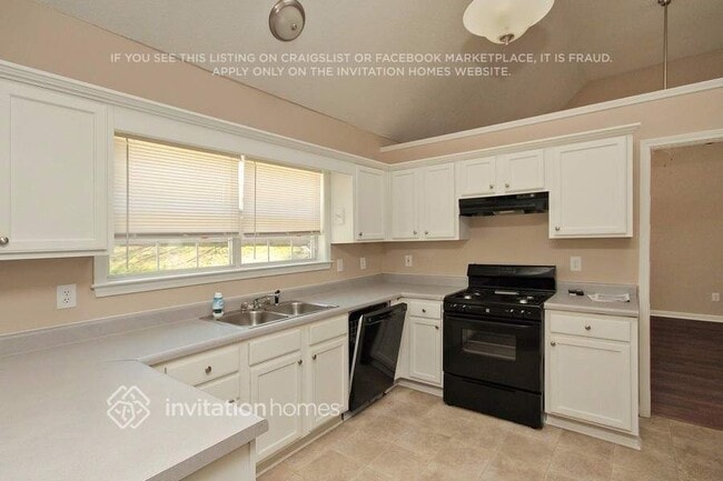 Foto del edificio - 16 Chastain Way