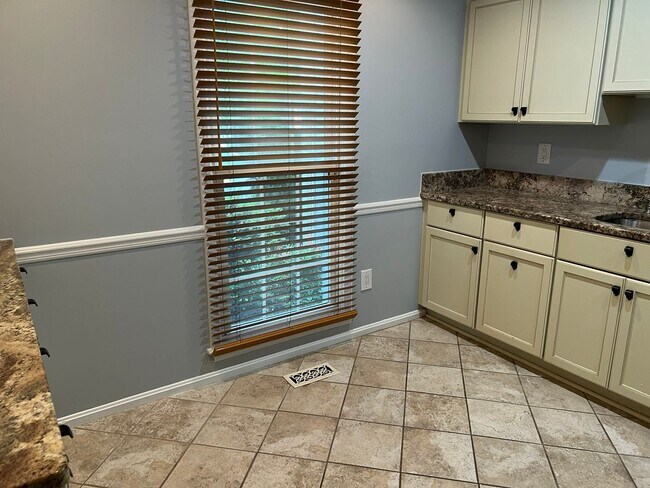 Building Photo - Stunning Three Finished Level Townhome Clo...