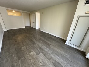 Building Photo - 8 Museum Way