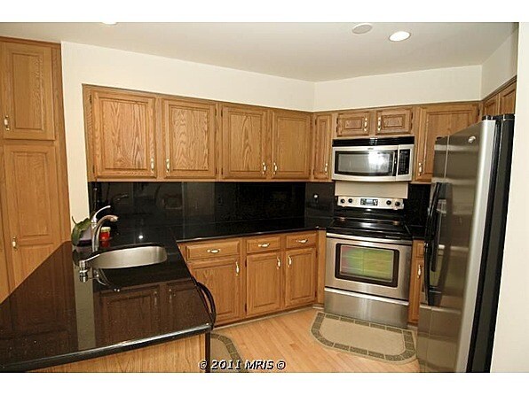 Building Photo - 2123 Kings Garden Way
