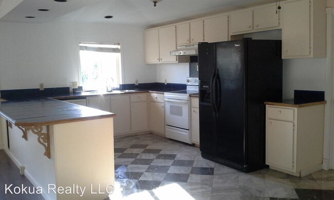 Building Photo - 255 Kaiolohia St