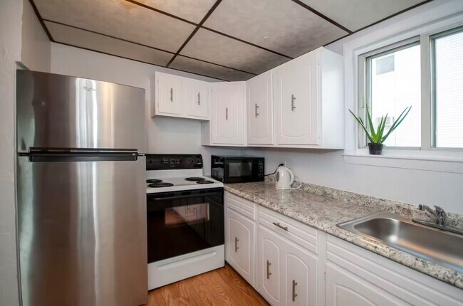 Foto del edificio - 243 Princeton St