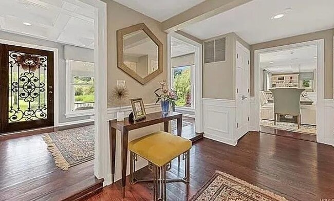 Building Photo - 777 Armonk Rd