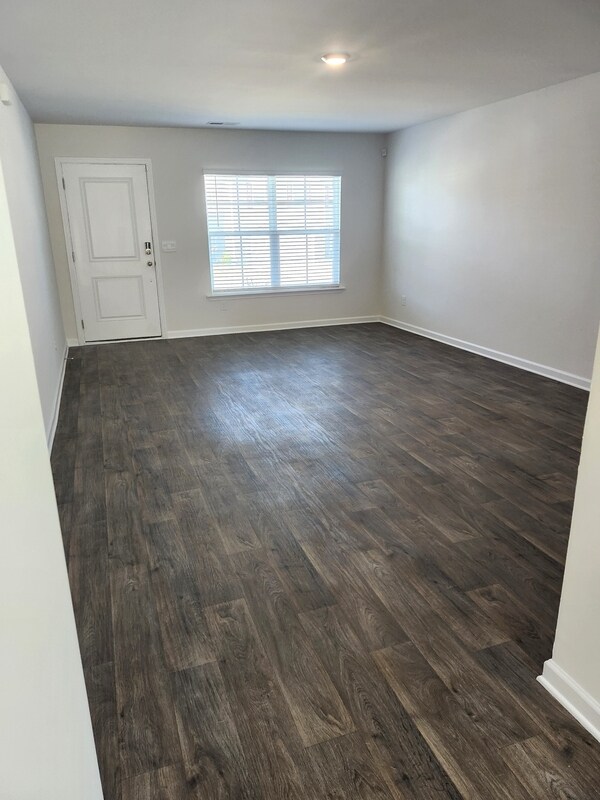 Building Photo - 429 Delahays Rd