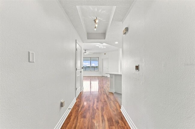 Building Photo - 1209 E Cumberland Ave
