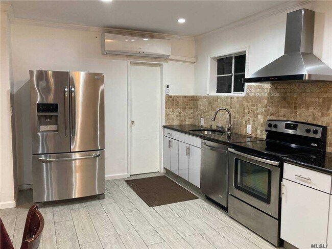 Foto del edificio - 156 E Rockaway Rd
