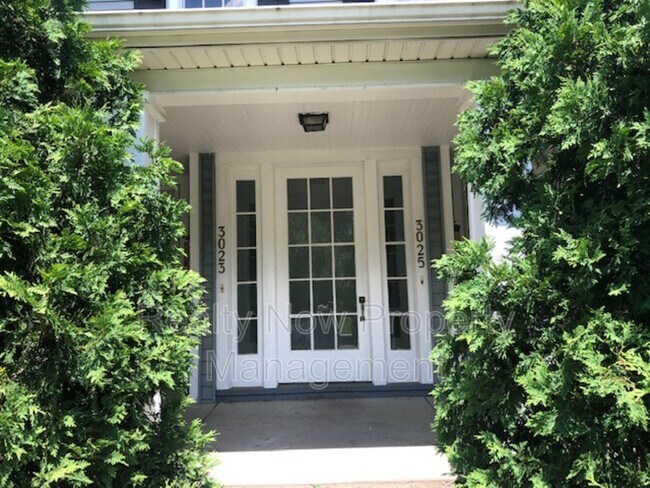 Building Photo - 3025 Somerton Rd