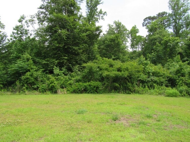 Foto del edificio - 136 Laredo Dr