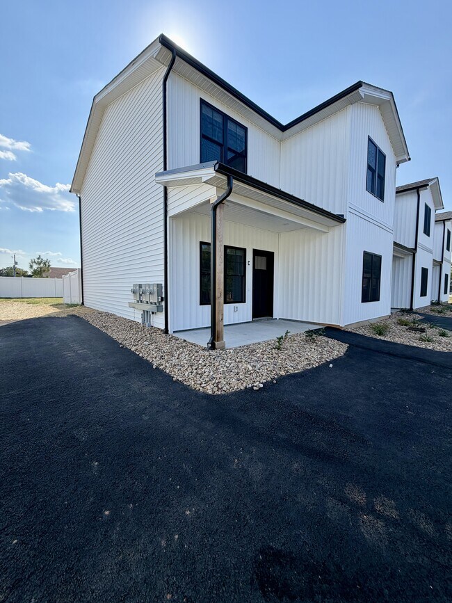 Building Photo - 118 Beechwood Dr