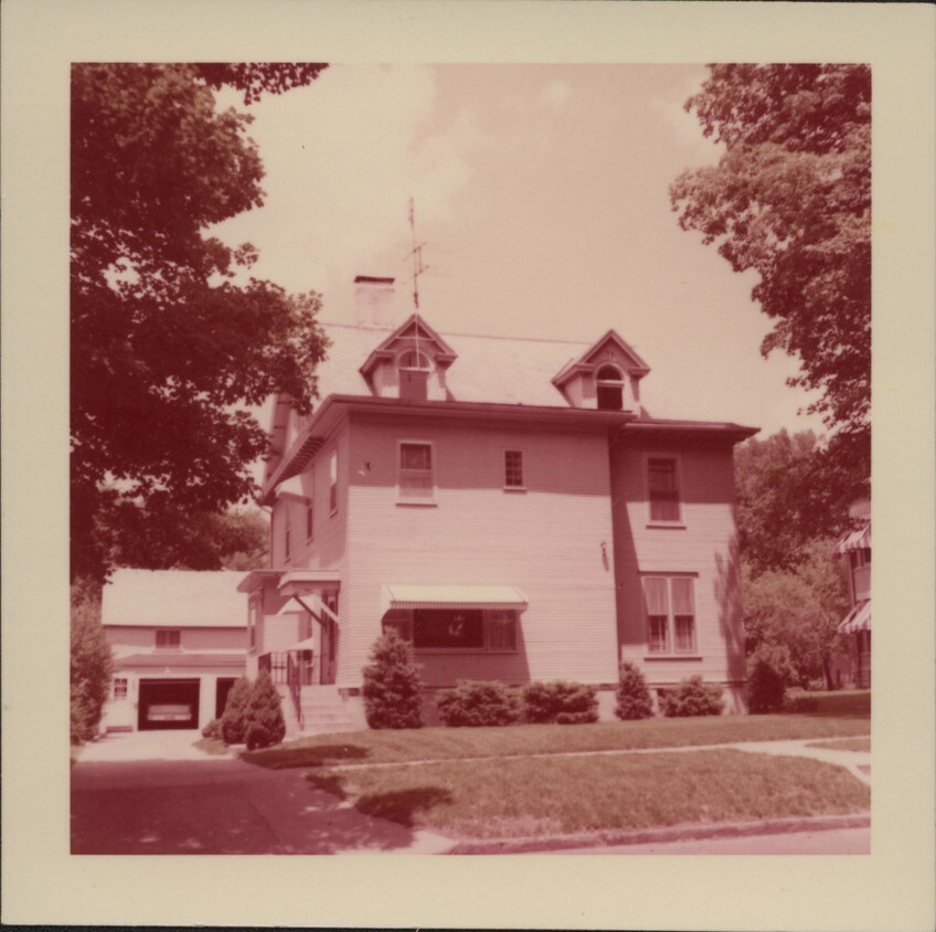 Primary Photo - 1114 E Grove St