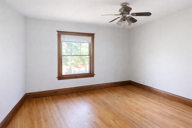 Foto del edificio - 1872 Marshall Ave