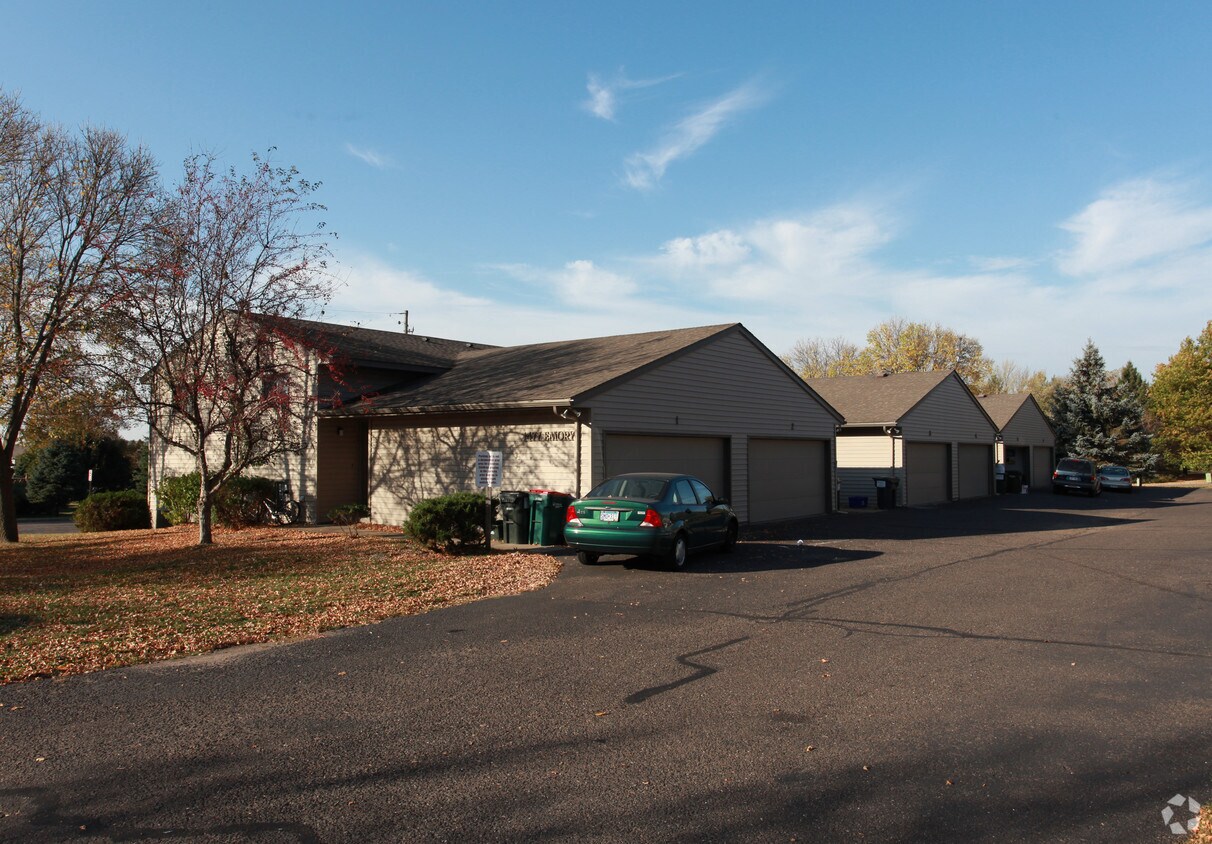 14531477 Emory Cir, River Falls, WI 54022 Apartments in River Falls