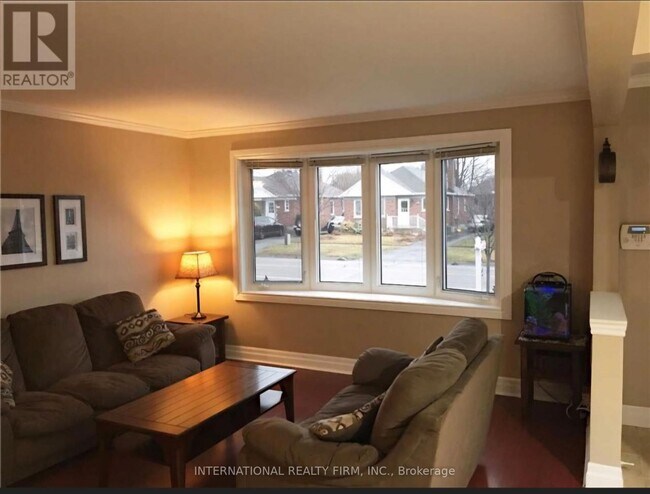 Building Photo - 164 Central Park Blvd S