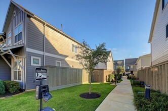 Building Photo - 1415 Biondo Way