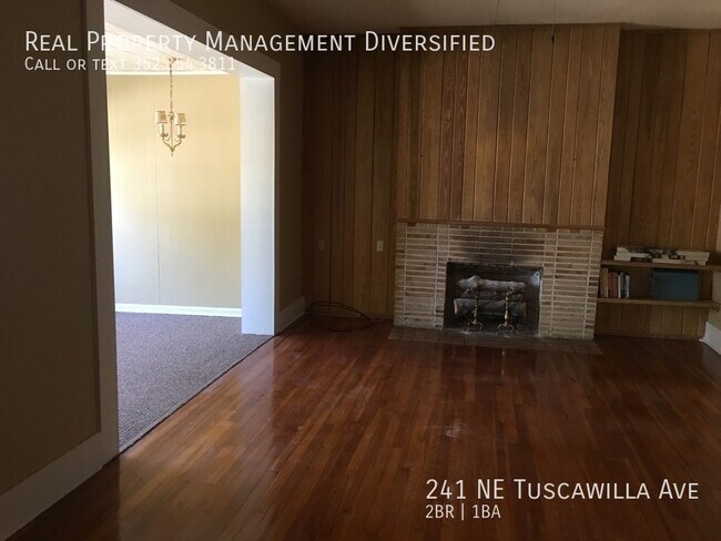 Building Photo - 241 NE Tuscawilla Ave