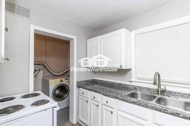 Foto del edificio - 1836 E 77th St