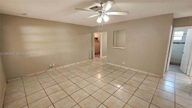 Foto del edificio - 5030 SW 26th Ave