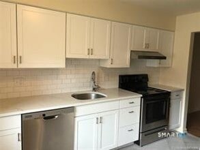 Building Photo - 32 Bouton St E