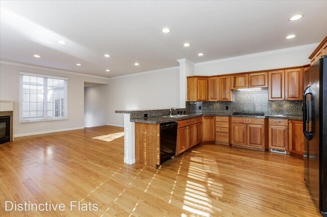 Building Photo - 3 br, 3.5 bath House - 169 S Jackson St