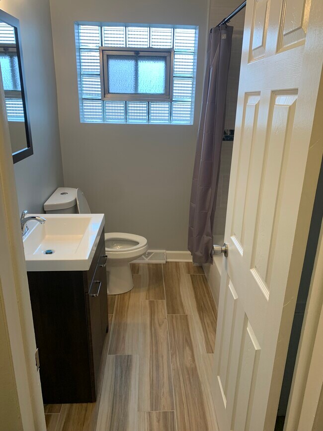 Foto del edificio - 7918 S Wood St