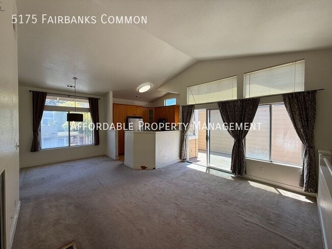 Foto del edificio - 5175 Fairbanks Common