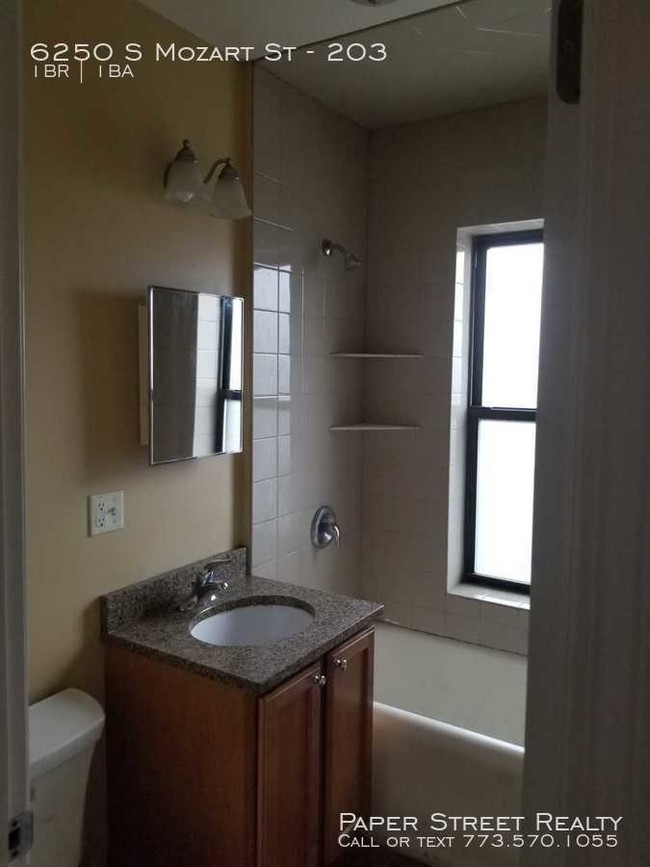 Building Photo - 6250 S Mozart St