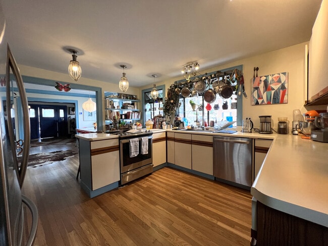 Foto del edificio - 5101 Grand Ave