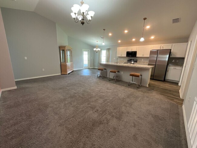 Building Photo - 5547 SE 91st Pl