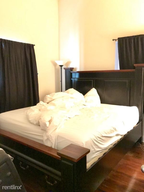 Foto del edificio - 1 br, 1 bath Apartment - 2065 N Hoyne Ave