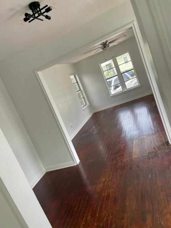 Foto del edificio - 6130 Howard Ave