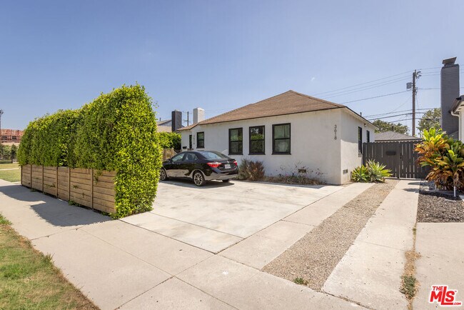 Foto del edificio - 3618 Chesapeake Ave