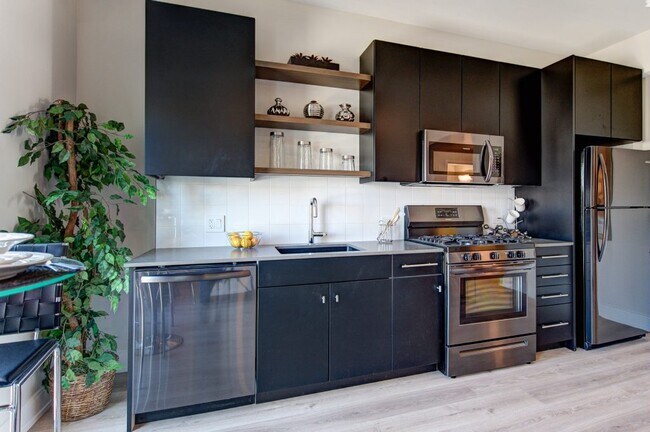 Foto del edificio - 921 W Belmont Ave