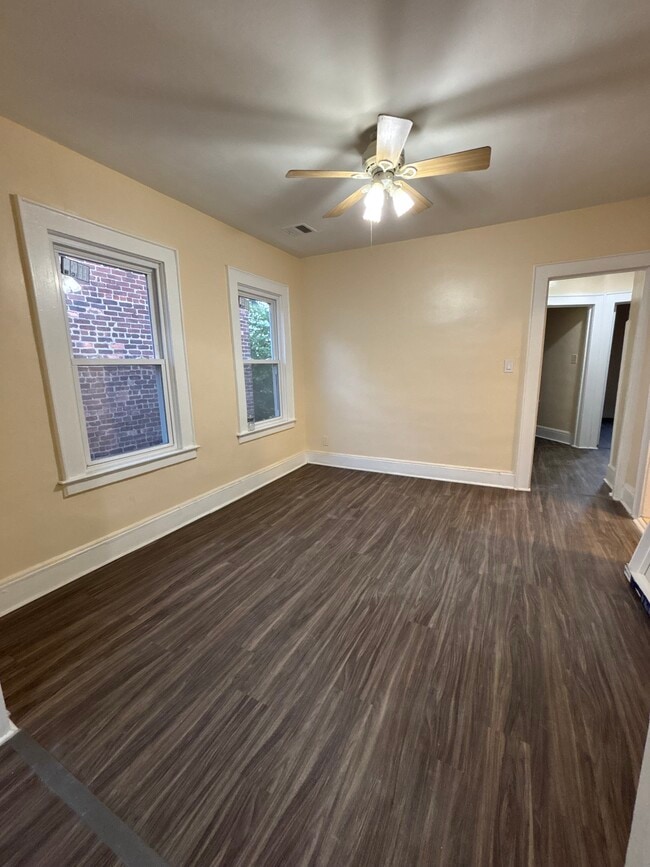 Dining room - 479 Centre St
