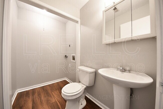 Foto del edificio - 621 Westport Rd