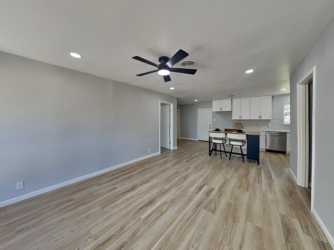 Building Photo - 2111 Melissa St