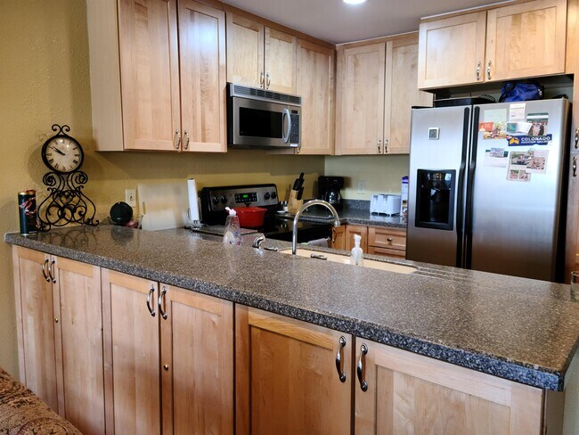 Foto del edificio - 137 Benchmark Rd