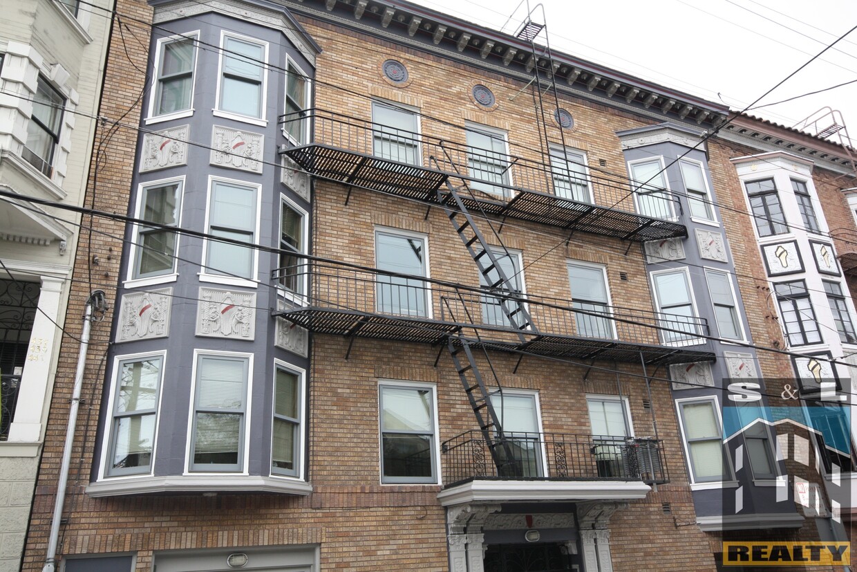 Primary Photo - 445 Webster St