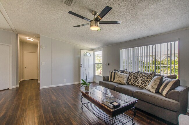 Building Photo - 1520 SW 66th Ave