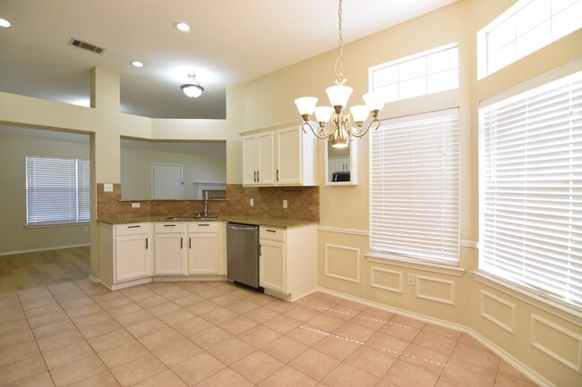 Building Photo - 2620 Blue Meadow Dr