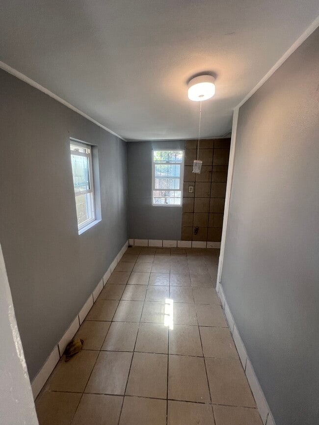 Foto del edificio - Cozy 2 Bedroom 1 Bathroom